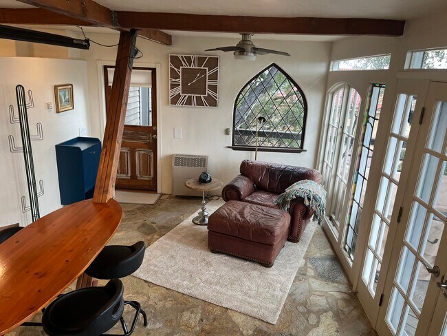 Entrance/Living Area 2