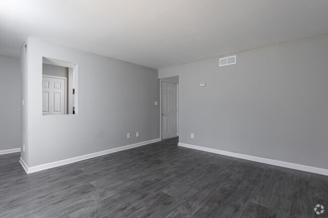1BR, 1BA - 727SF - Living Room