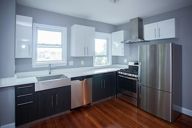 8 Hinckley St unit 2, Somerville, MA 02145 - photo 2