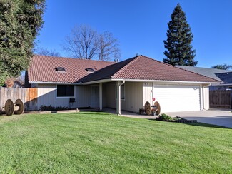 75 McKelvy Ave, Clovis, CA 93611