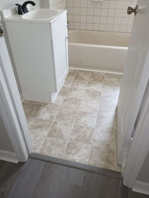 1002 Avenue E unit 4 - Upper Left, Haines City, FL 33844 - photo 1