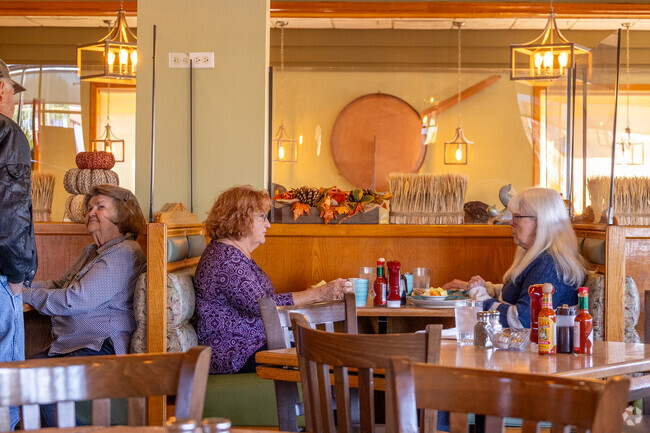 Iron Skillet serves breakfast and lunch seven days a week to residents of Century Oaks West.