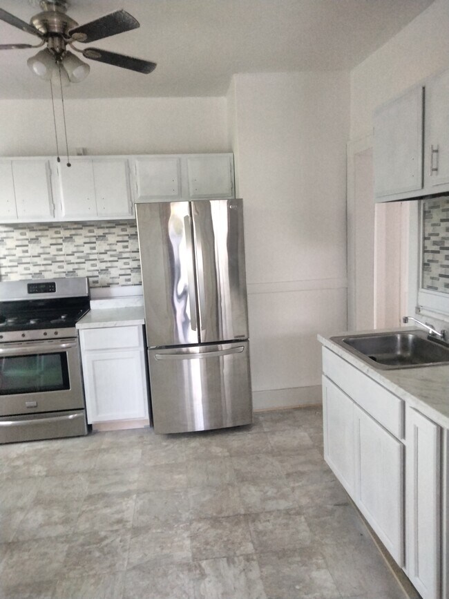 78 Governor St Unit 2 bedroom, East Hartford, CT 06108