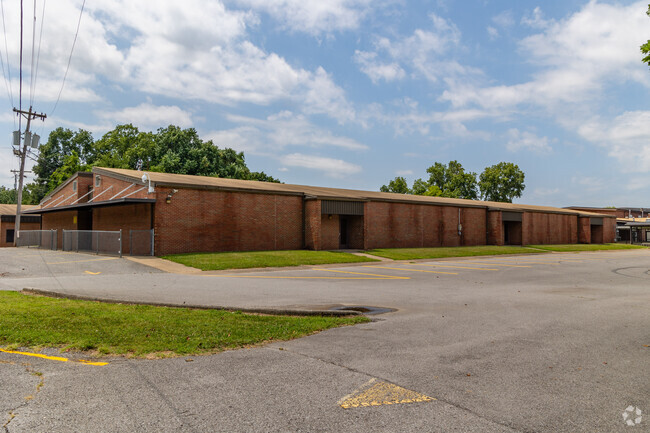 Ringgold Elementary School has a student to teacher ratio of 18:1 as of 2024.