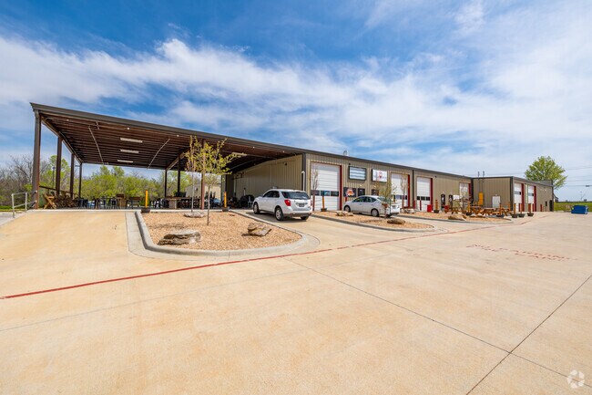 Stusquatch's Rockstar BBQ is located in the MetroEats community kitchen on sunshine street.