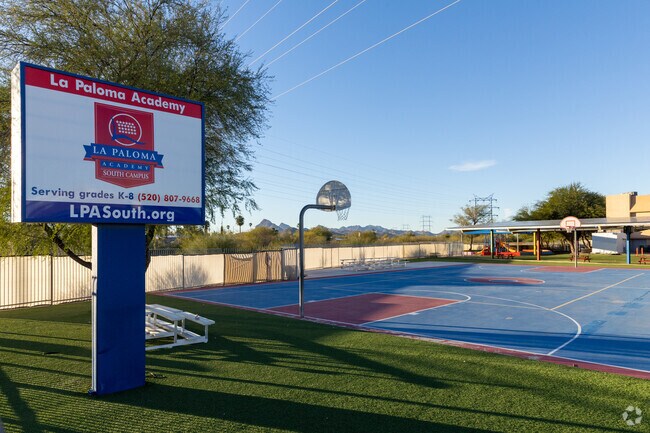 Welcome to La Paloma Academy k-8 school in Tucson, AZ