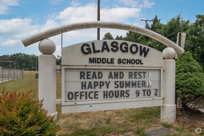 Lake Barcroft kids can head to Glasgow Middle School, rated B on Niche.
