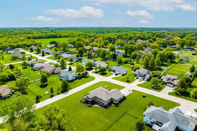 Saylorville is a small community just north of Des Moines with a sprawling, semi-rural feel.