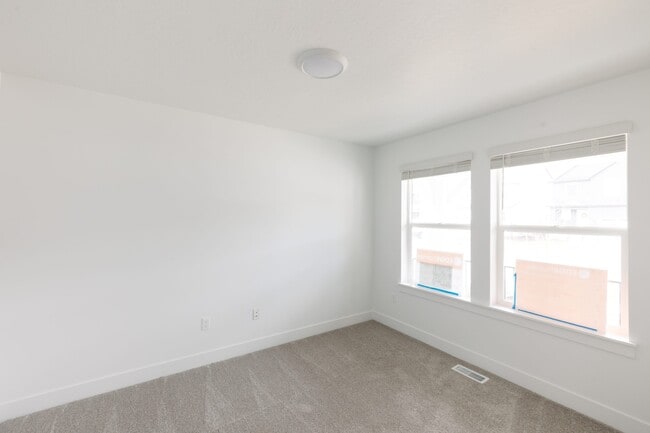 1044 N 3620 W, Lehi, UT 84043 - photo 5