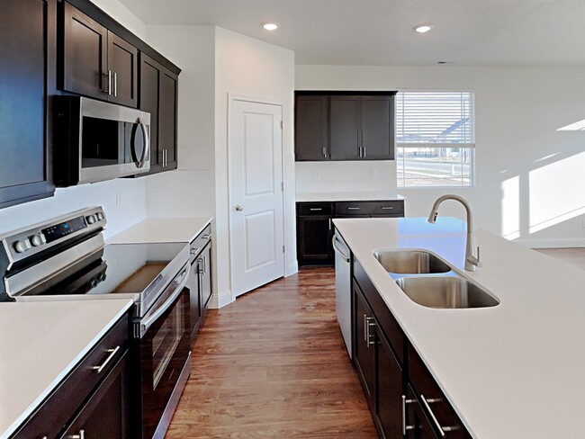 5998 W Verdigris Dr, West Jordan, UT 84081 - photo 3