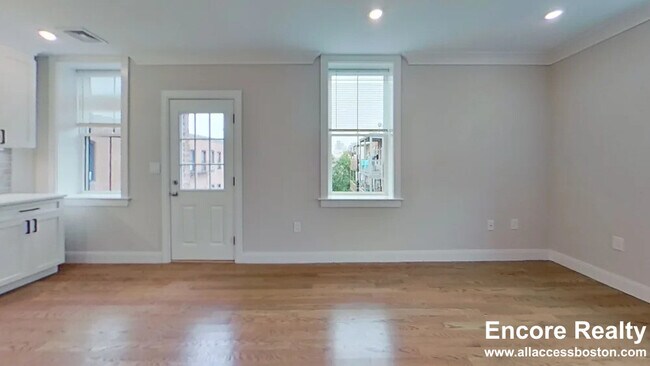 32 Orkney Rd unit 3, Brighton, MA 02135 - photo 3