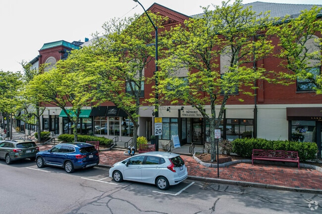 There are many shops along Lincoln Street for people to browse.