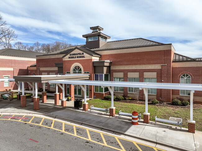 The entrance to Kannapolis Middle School.