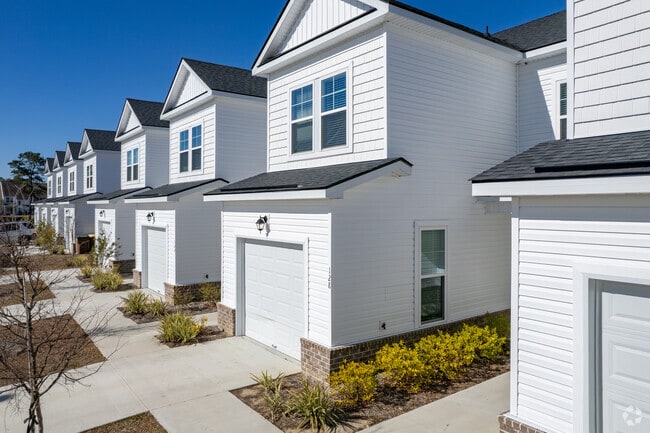 New construction townhomes are available in Pooler.