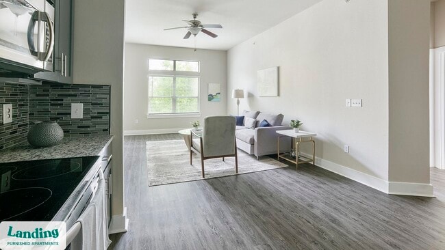 18101 Point Lookout Dr unit 403, Nassau Bay, TX 77058 - photo 3