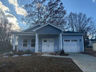 3145 Chapel St, Walkertown, NC 27051