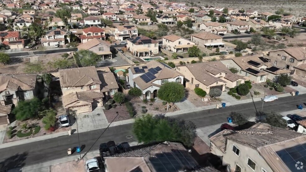 22022 W Moonlight Path, Buckeye, AZ 85326 - photo 2