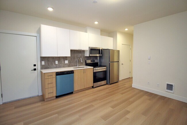 8417 SW 24th Ave unit 211, Portland, OR 97219 - photo 3