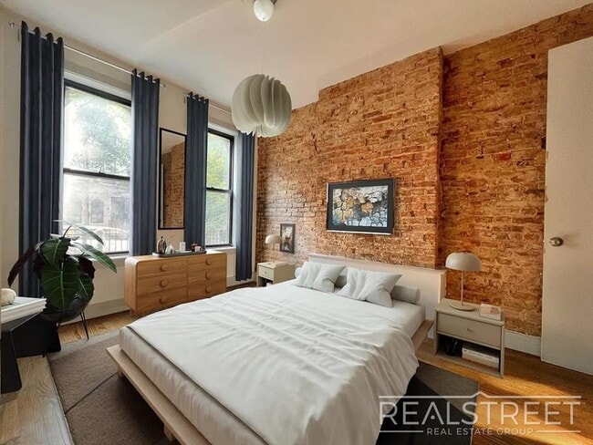 1351 Hancock St unit 2L, New York, NY 11237 - photo 3
