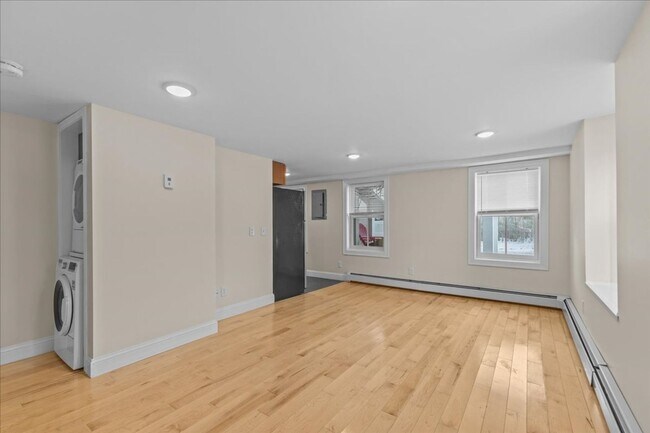 375 St Paul St unit 7, Burlington, VT 05401 - photo 7