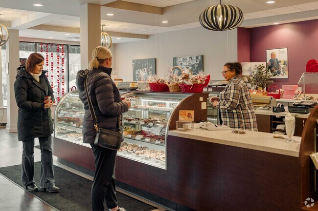 You can find amazing chocolates in Kenmore as well.