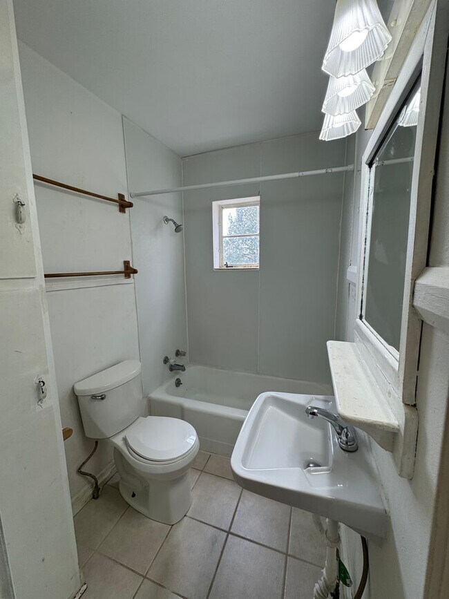 4501 Packard St unit 4501 1/2 Packard Str, Parkersburg, WV 26104 - photo 7