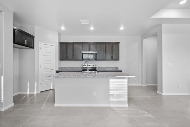 1083 San Cristobal Dr, Las Cruces, NM 88012 - photo 3