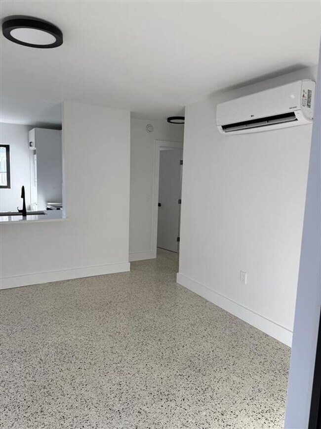 634 SW 2ND, Miami, FL 33130 - photo 4