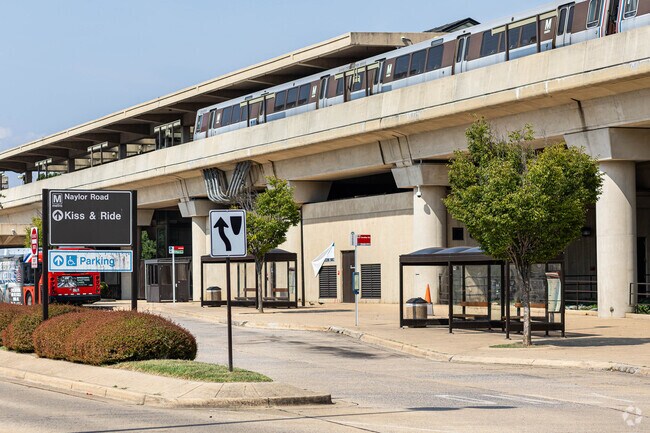 Naylor Road Station services residents of Naylor Gardens.
