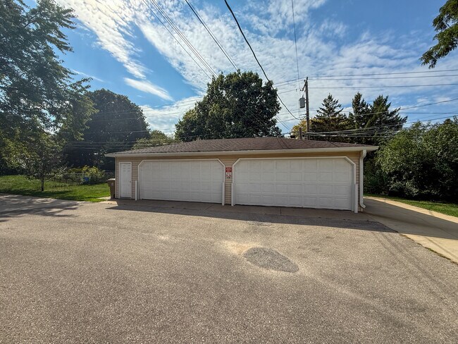 426 Rushmore Ln unit 2, Madison, WI 53711 - photo 4