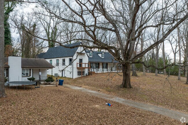 Beecher Hills homes have ample space in both front and back yards.