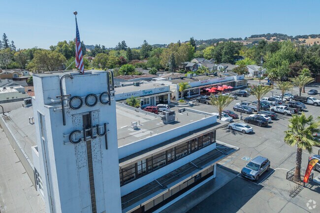 Fuller Park's main shopping mall is named Food City.