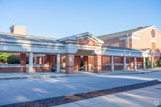 Nathan Hale-Ray High School has a B rating on Niche and has high ratings for its teachers.