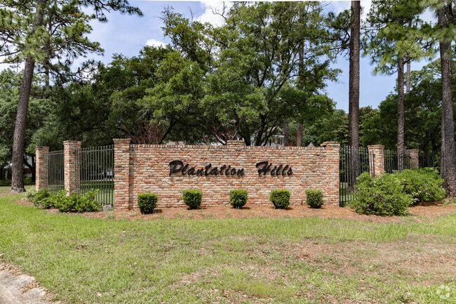 Plantation Hills is a Daphne neighborhood close to shopping centers and has access to I-10.