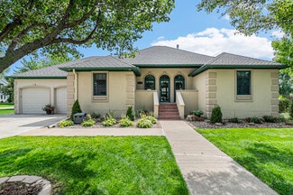 2617 E 12th St, Fremont, NE 68025