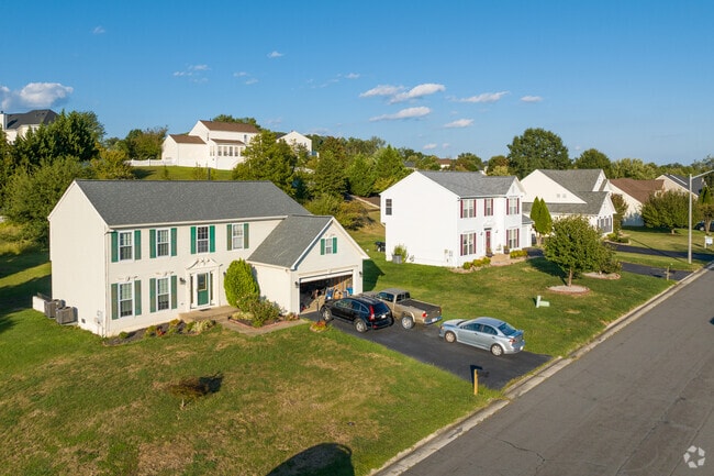 Homes are nestled right next to one another in Marumsco Woods.