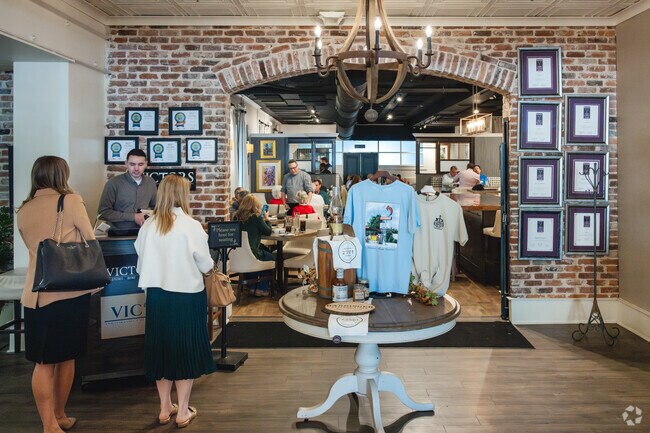 More upscal restaurants can be found less than 5 minutes from Quinby Estates.