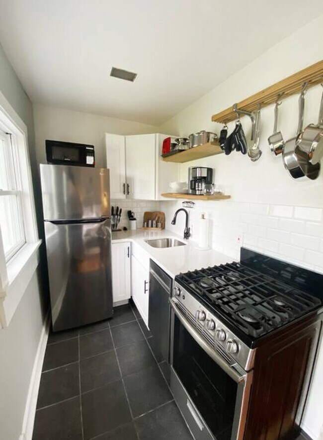 1245 Martin Dr unit ID1056019P, Cincinnati, OH 45202 - photo 3