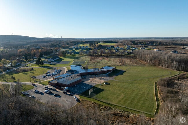 South Mountain Elementary School has a student-teacher ratio of 12 to 1.