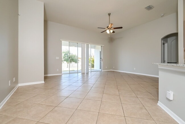 9411 Laurel Ledge Dr, Riverview, FL 33569 - photo 3