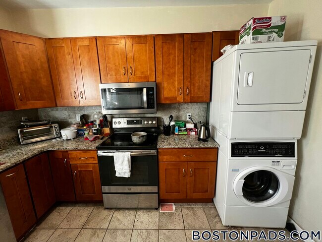 6 Bickford Ave unit 3, Roxbury Crossing, MA 02120 - photo 3