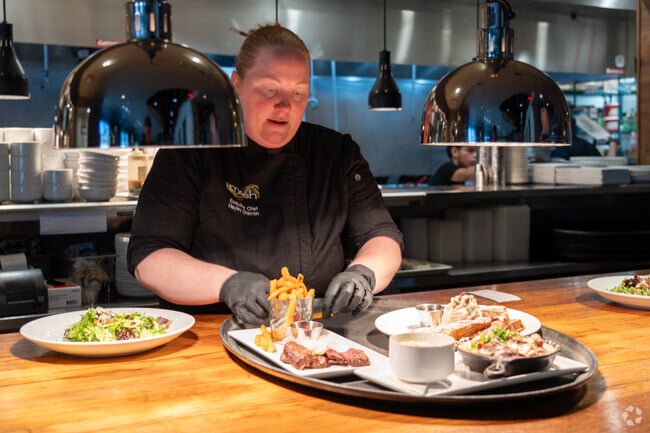 Mesh blends contemporary elegance and comfort with innovative cuisine and excellent service.
