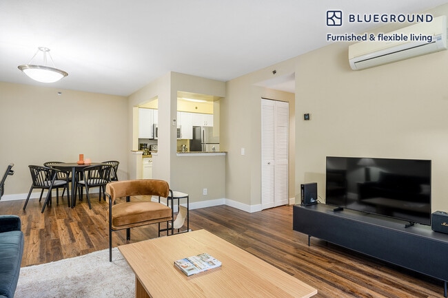 20350 Stevens Creek Blvd unit FL2-ID1248, Cupertino, CA 95014 - photo 3