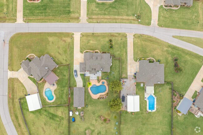 Many Chisholm Run-Siena yards have space for a mid-sized swimming pool.