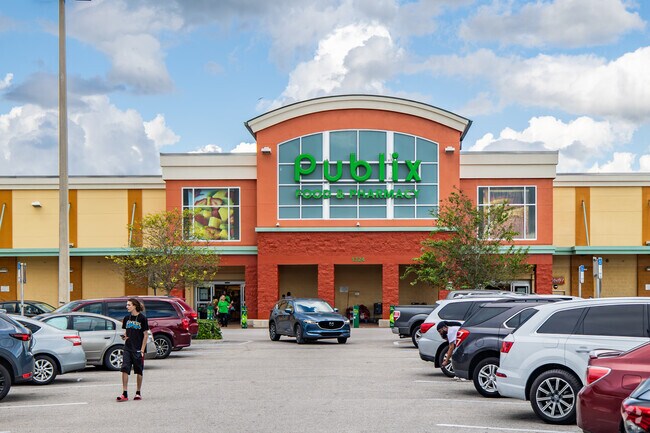 Publix at Homestead Plaza is a great place to shop for fresh groceries near Eisenhower.