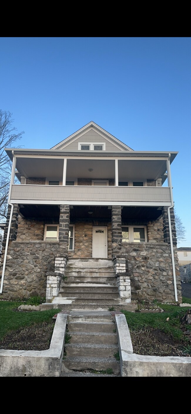 66 Maplewood Ave Unit 66 Maple wood Ave A and B, Torrington, CT 06790