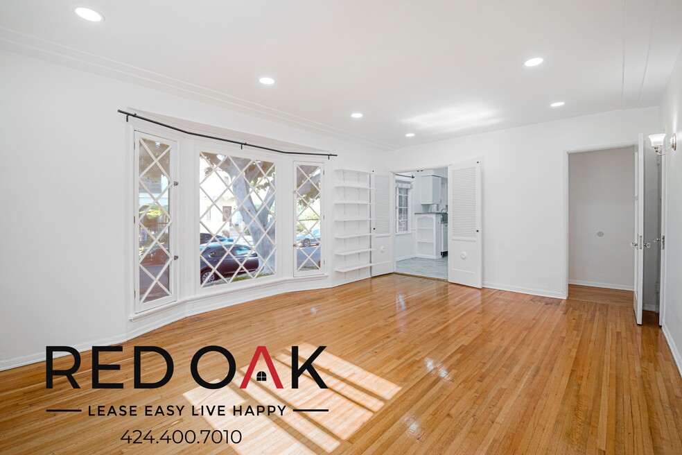 340 N Curson Ave, Los Angeles, CA 90036 - photo 1