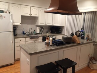 70 Yorktown Dr, Springfield, MA 01108