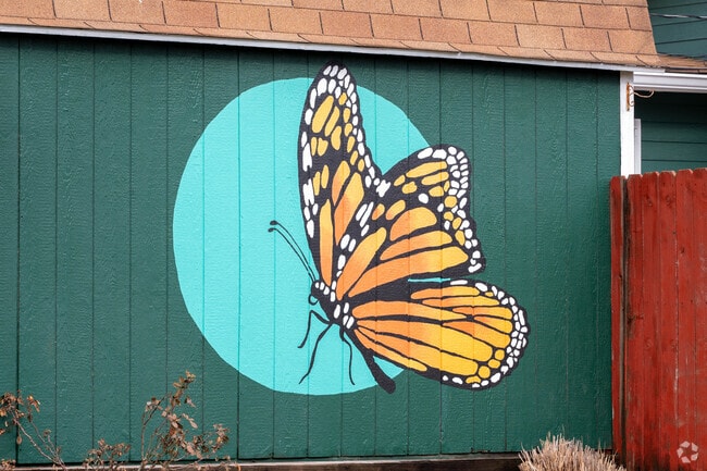 Beautiful arts by local artists can be seen throughout Irvington.