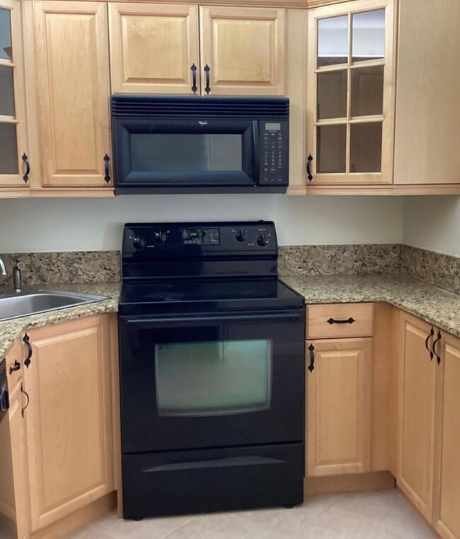 5927 La Pinata Blvd unit C-1, Greenacres, FL 33463 - photo 2